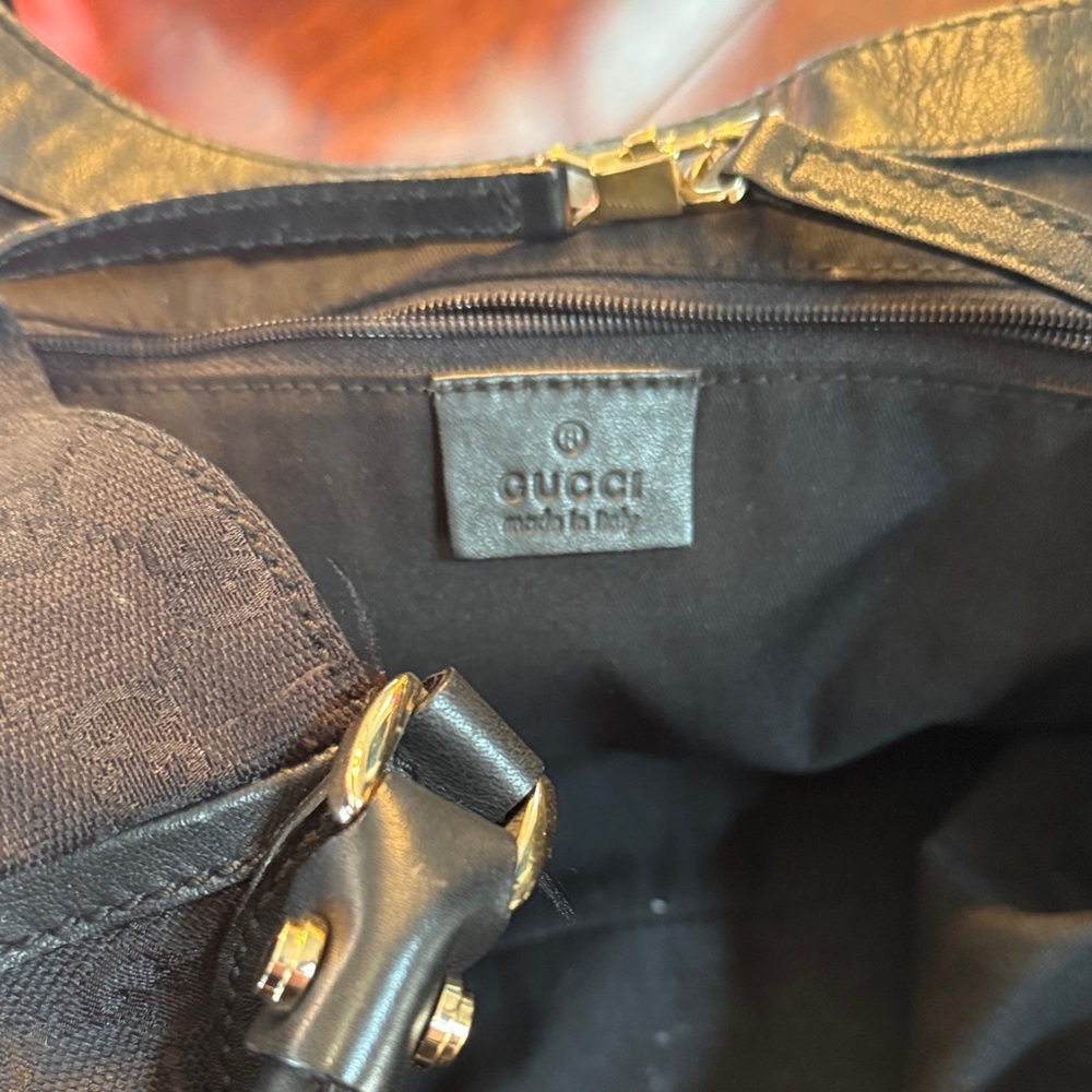 Gucci Black Monogram Shoulder Bag - Picture 3 of 12